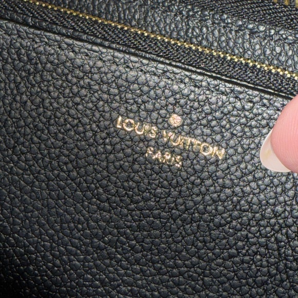 ***SOLD-••• Louis Vuitton Monogram Empreinte Leather
Black Zippy Wallet NEW - Picture 13 of 16
